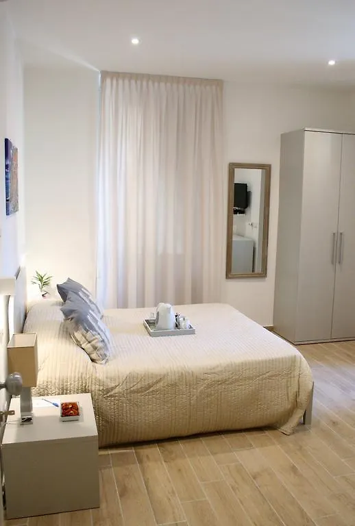 Real Rooms La Spezia 0*,  İtalya