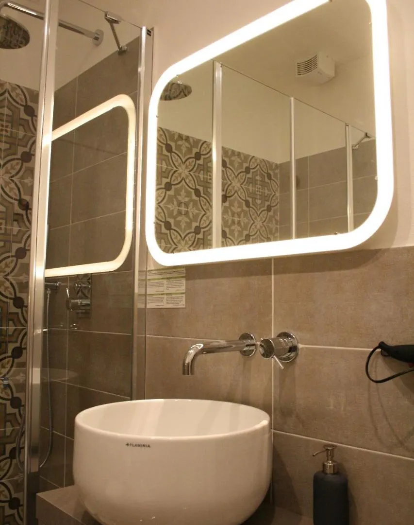 Konukevi Real Rooms La Spezia İtalya